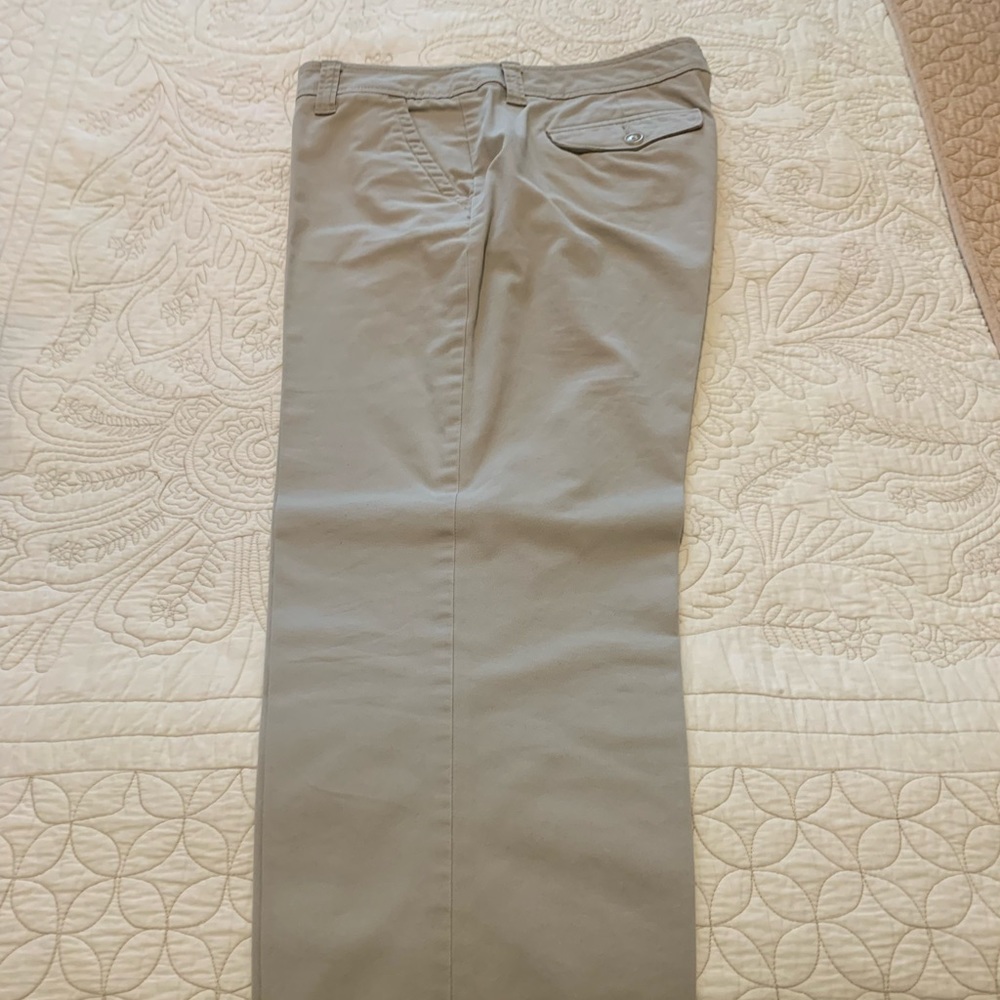 Liz Claiborne khaki crop pants Classic size 8